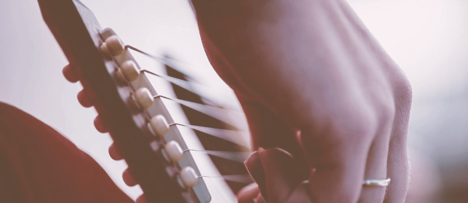 7 Guitar Strumming Patterns To Make Music Come Alive